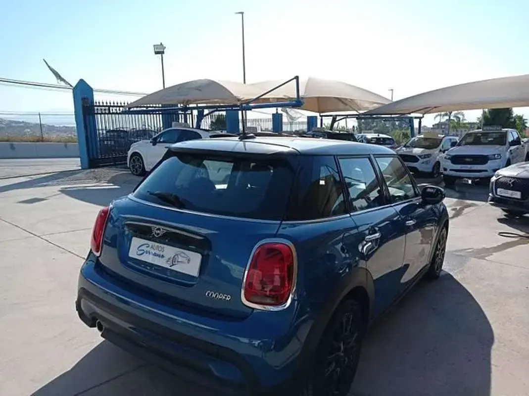 Usado Mini Cooper 136 CV (100 kW) 2023 Azul Utilitario