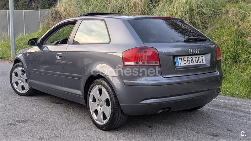 Usado Audi A3 Ambition 100 CV (73 kW) 2004 Gris / plata Utilitario