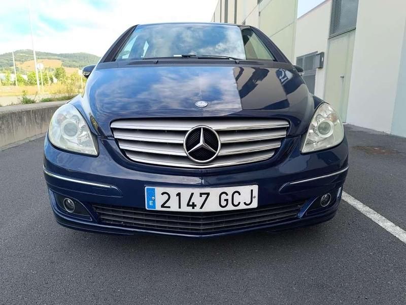 Usado Mercedes B180 109 CV (80 kW) 2008 Azul Monovolumen