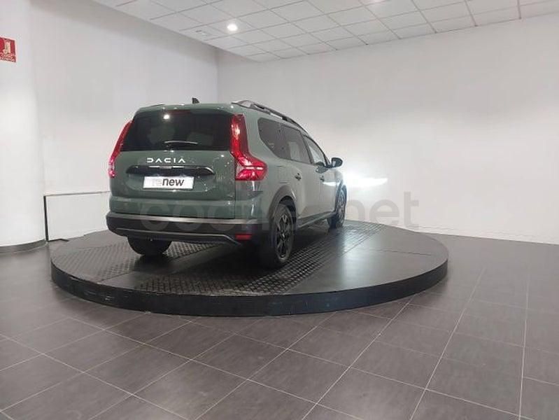 Usado Dacia Jogger Extreme 100 CV (73 kW) 2023 Gris / plata Monovolumen