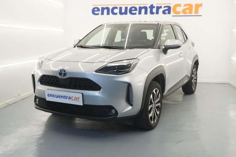 Usado Toyota Yaris Cross Active 116 CV (85 kW) 2024 Plateado SUV