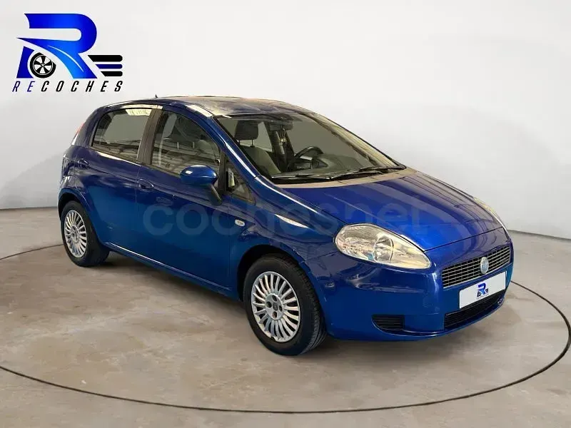 Usado Fiat Grande Punto Active 90 CV (66 kW) 2007 Azul Utilitario