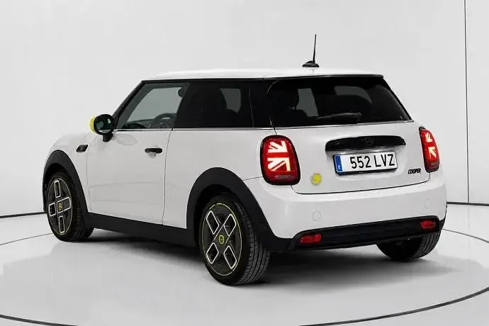 Begagnad Mini Cooper SE 135 kW (184 HK) 2022 Grå Halvkombi