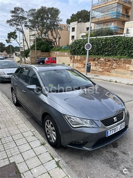 Usado Seat Leon ST Style 105 CV (77 kW) 2015 Gris / plata Familiar