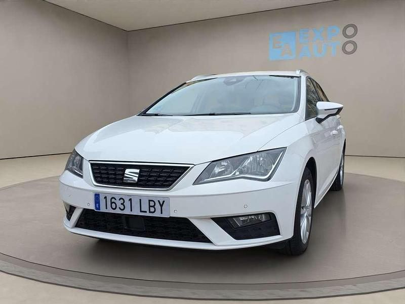 Usado Seat Leon ST Style 129 CV (94 kW) 2019 Blanco Familiar
