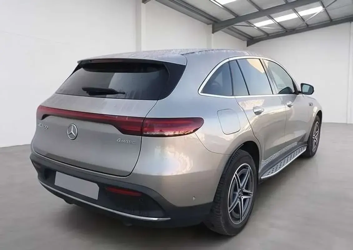 Usado Mercedes EQC400 300 kW (408 CV) 2022 Plateado SUV