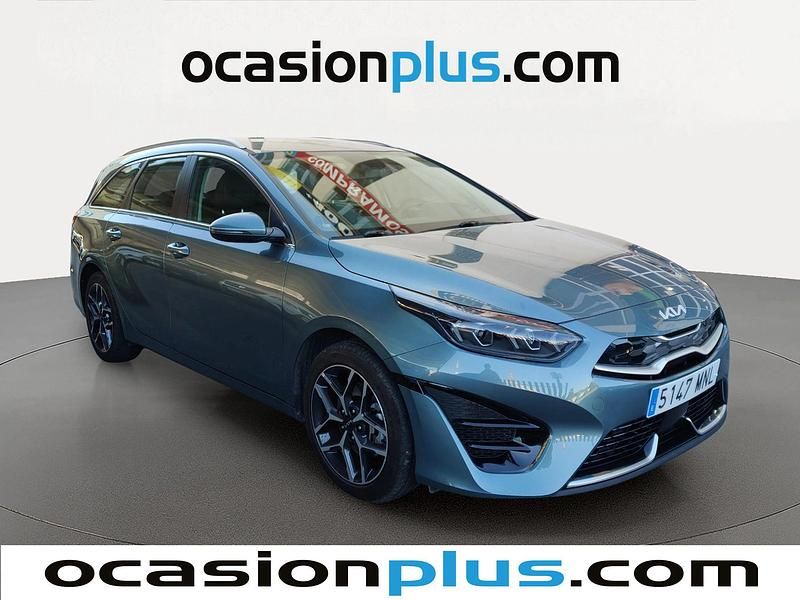 Usado Kia Ceed 141 CV (103 kW) 2024 Gris Utilitario