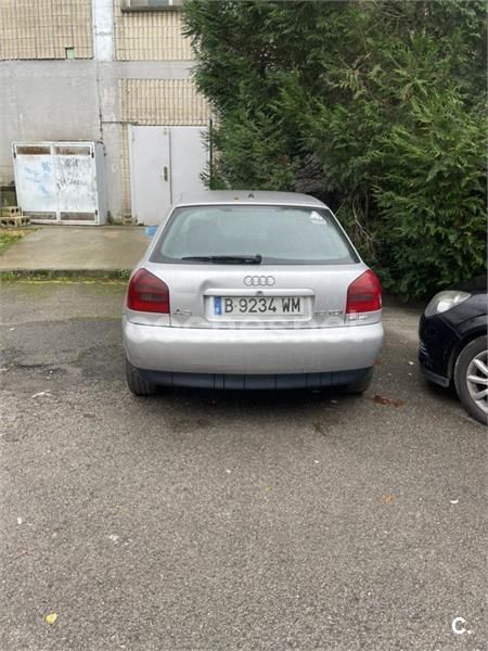 Usado Audi A3 Ambiente 110 CV (80 kW) 2000 Gris / plata Berlina
