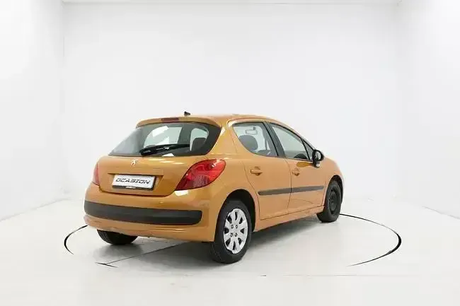 Usado Peugeot 207 75 CV (55 kW) 2007 Naranja Berlina