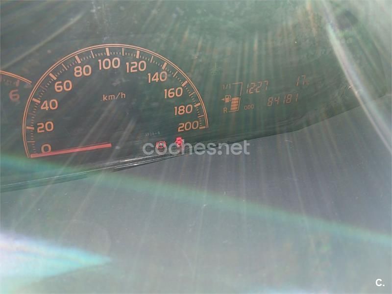 Usado Toyota Yaris Connect Style 90 CV (66 kW) 2011 Gris / plata Berlina