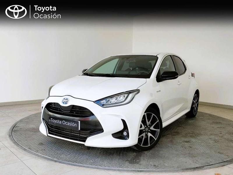 Blanco Usado 2021 Toyota Yaris Hybrid Style Berlina | 17.990 € (Precio justo) - Imagen 1/4