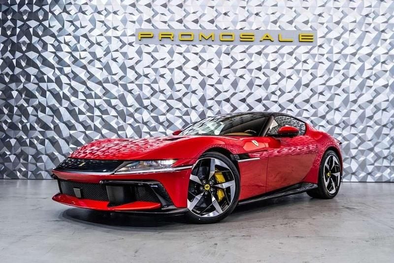 Rojo Nuevo 2025 Ferrari 12 Cilindri Coupe | 539.880 € - Imagen 1/4