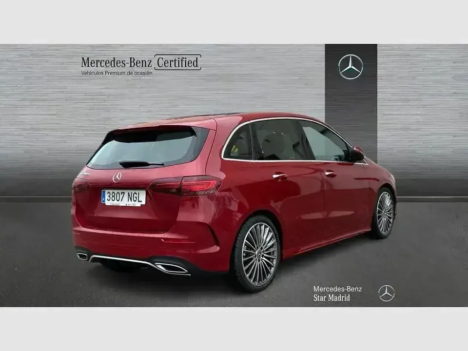Usado Mercedes B200 150 CV (110 kW) 2025 Rojo Utilitario