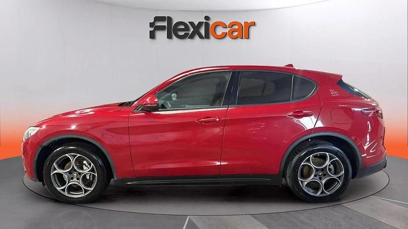 Usado Alfa Romeo Stelvio Sprint 200 CV (147 kW) 2022 Rojo SUV
