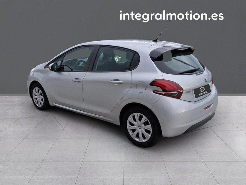 Usado Peugeot 208 Active 99 CV (72 kW) 2017 Otros Utilitario