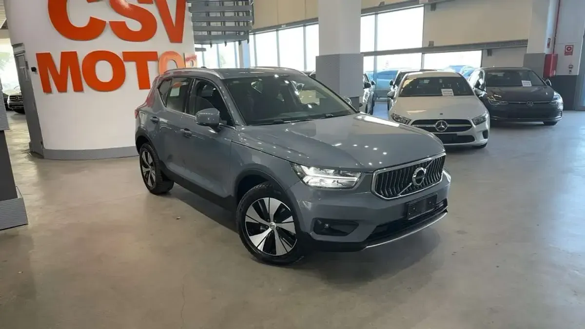 Usado Volvo XC40 Inscription 262 CV (192 kW) 2021 Azul SUV