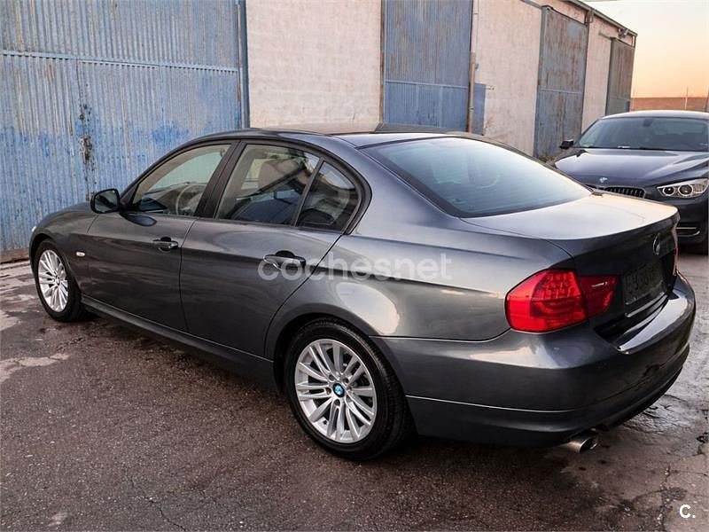 Usado BMW 320 177 CV (130 kW) 2009 Azul Berlina