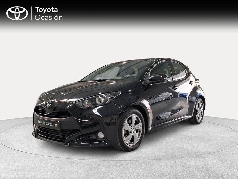 Negro Usado 2024 Toyota Yaris Hybrid Active Berlina | 22.900 € (Precio justo) - Imagen 1/4