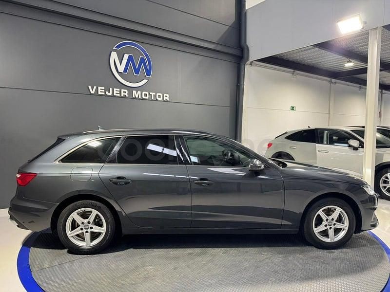 Usado Audi A4 Advanced Plus 136 CV (100 kW) 2019 Gris / plata Familiar