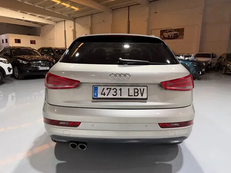 Usado Audi Q3 Sport 150 CV (110 kW) 2015 Gris / plata SUV