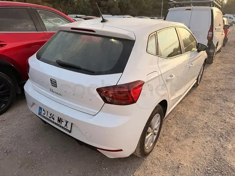 Usado Seat Ibiza Style 90 CV (66 kW) 2023 Blanco Utilitario