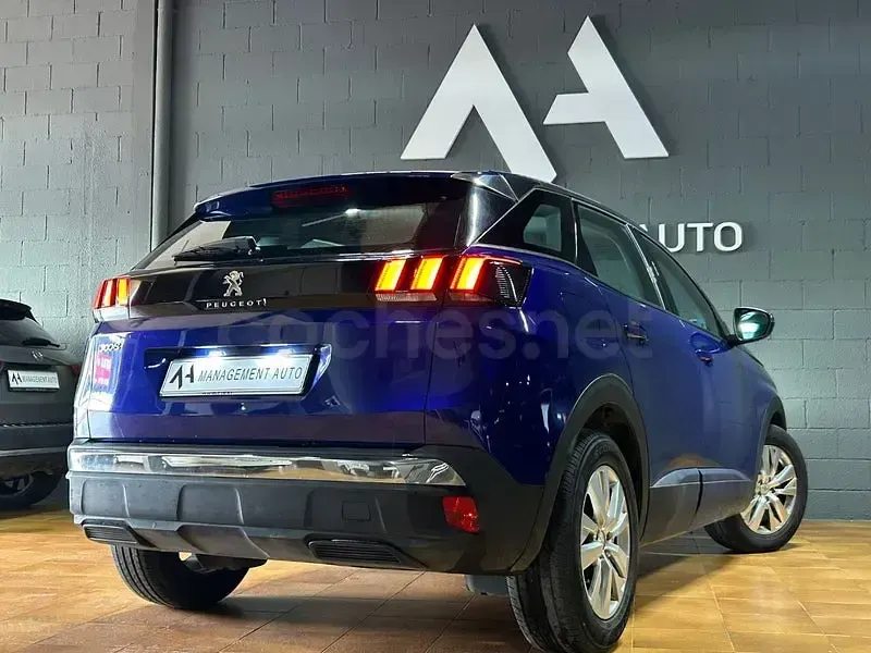 Usado Peugeot 3008 Active 120 CV (88 kW) 2017 Azul SUV
