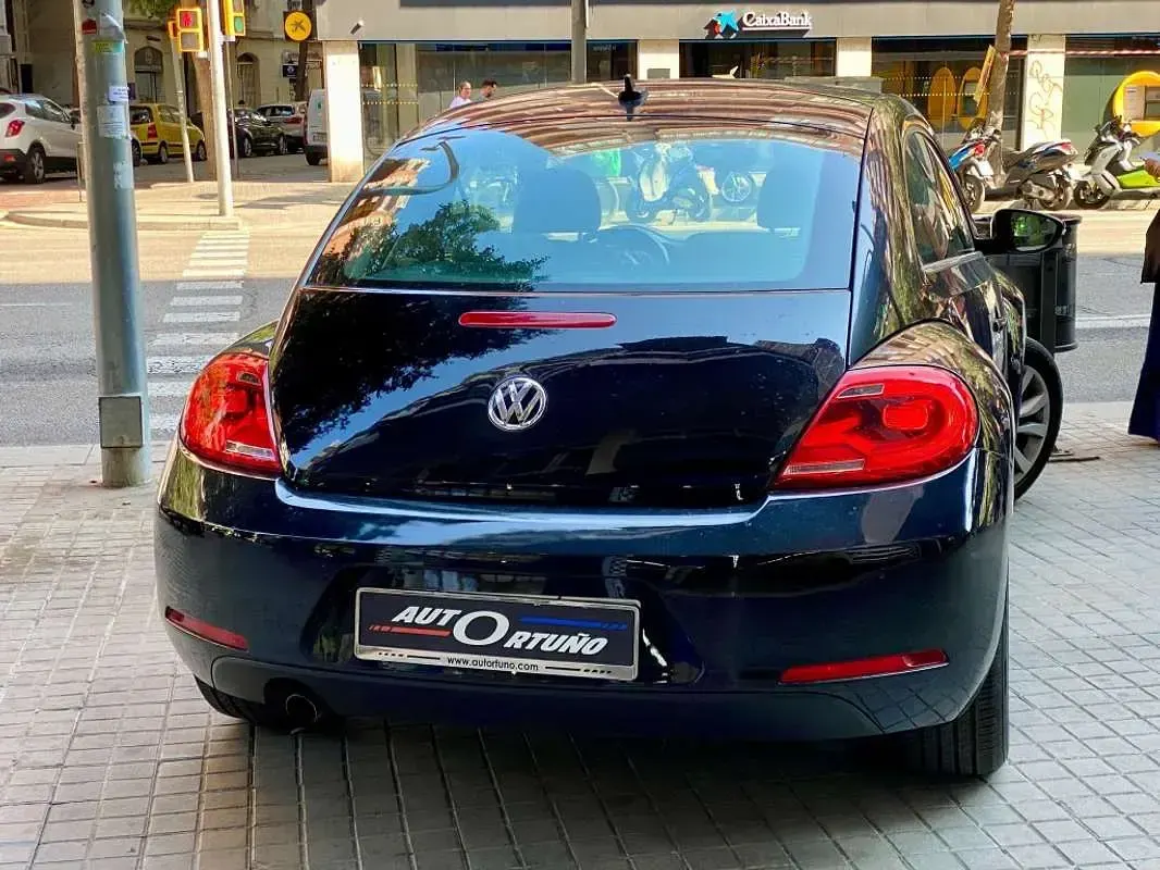 Usado VW Beetle 110 CV (80 kW) 2015 Negro Utilitario