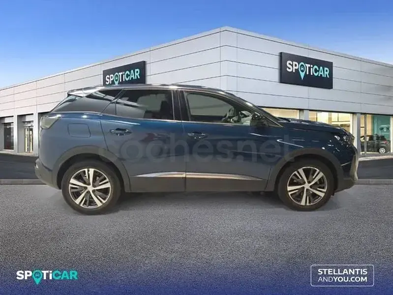 Usado Peugeot 3008 Allure 136 CV (100 kW) 2024 Azul SUV