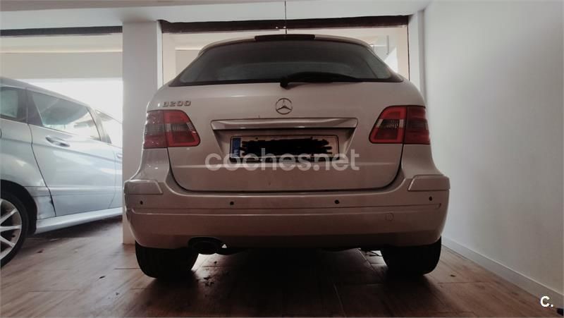 Usado Mercedes B200 136 CV (100 kW) 2007 Gris / plata Monovolumen