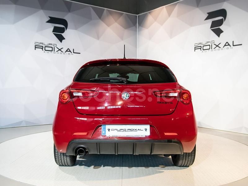 Usado Alfa Romeo Giulietta 120 CV (88 kW) 2020 Rojo Utilitario