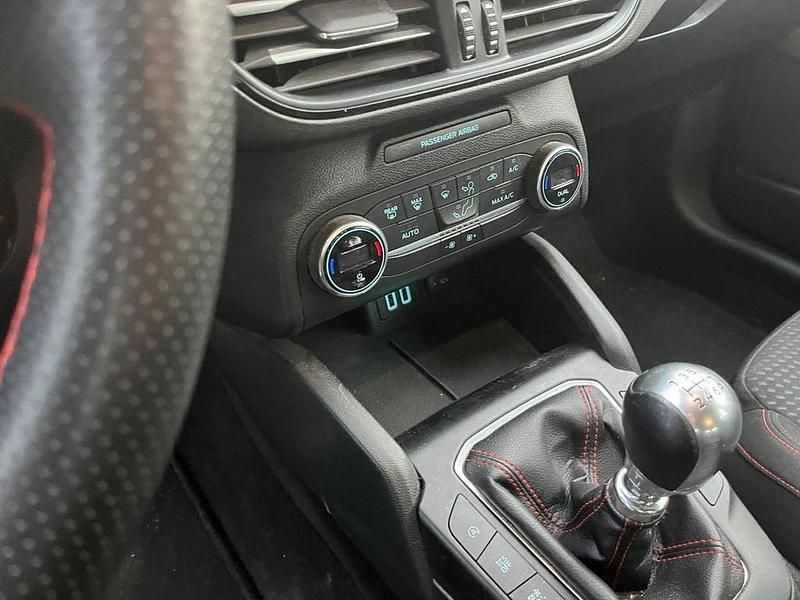 Usado Ford Focus ST-Line 125 CV (91 kW) 2021 Azul Berlina