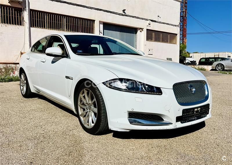Blanco Usado 2012 Jaguar XF Luxury Berlina | 12.200 € (Precio justo) - Imagen 1/4