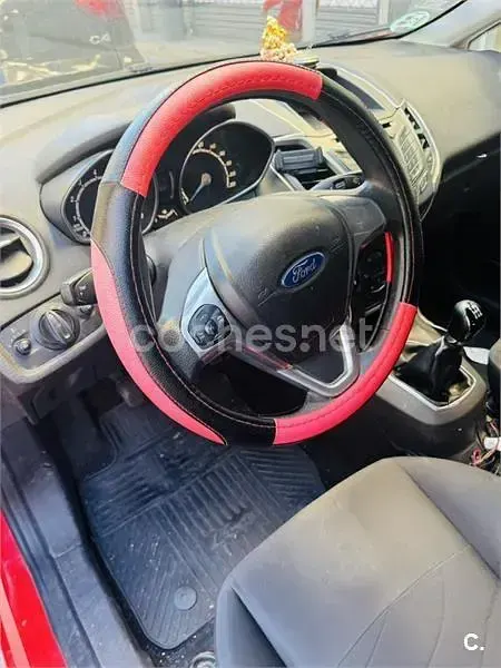Usado Ford Fiesta Titanium 100 CV (73 kW) 2013 Rojo Berlina