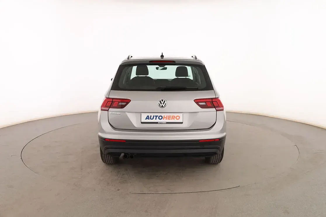 Usado VW Tiguan Edition 131 CV (96 kW) 2019 Beige SUV