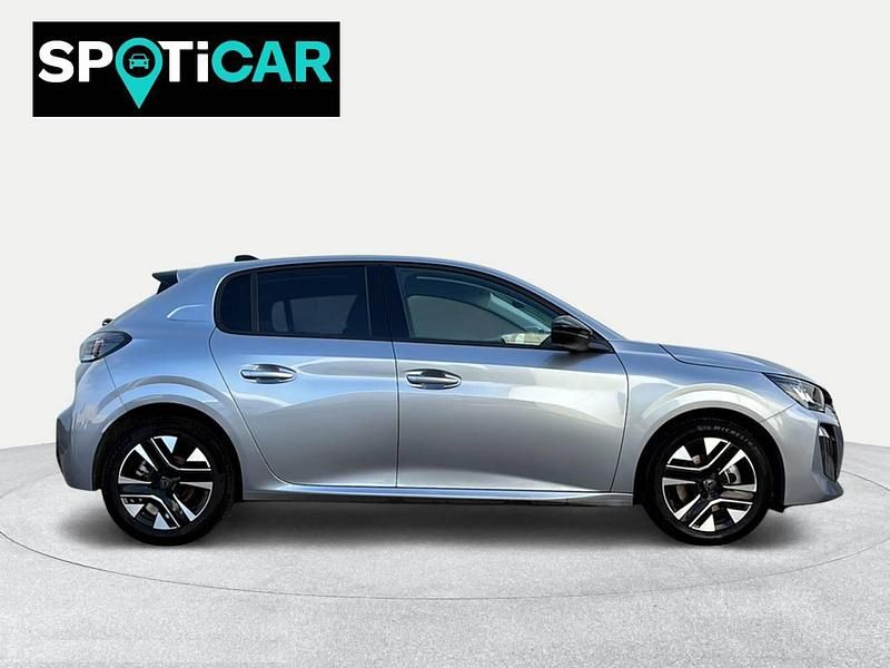 Usado Peugeot 208 Allure 100 CV (73 kW) 2024 Gris Utilitario