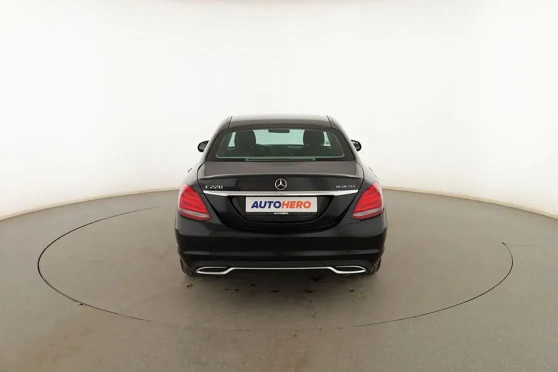 Usado Mercedes C220 Avantgarde 170 CV (125 kW) 2014 Negro Berlina