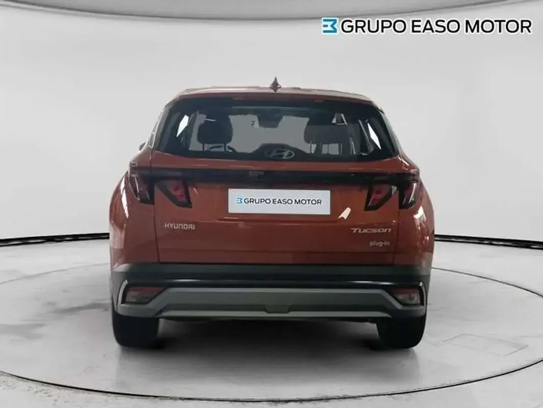 Usado Hyundai Tucson 252 CV (185 kW) 2025 Naranja SUV