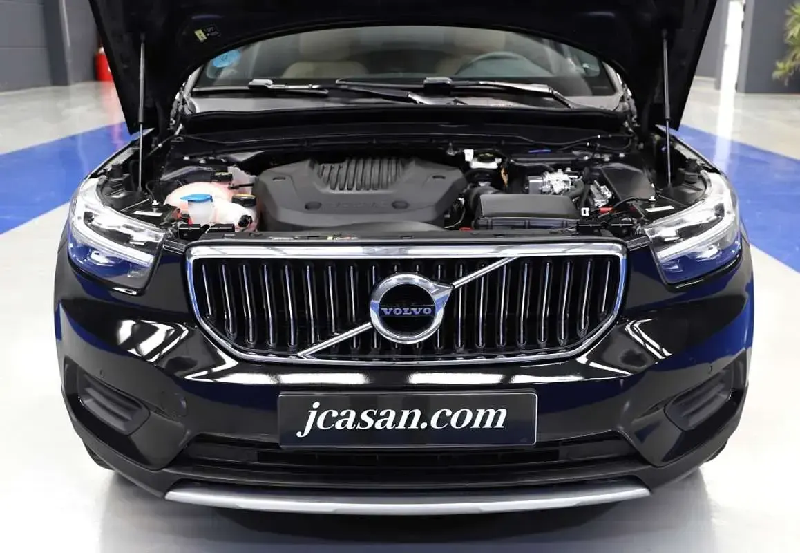 Usado Volvo XC40 Inscription 262 CV (192 kW) 2021 Negro SUV