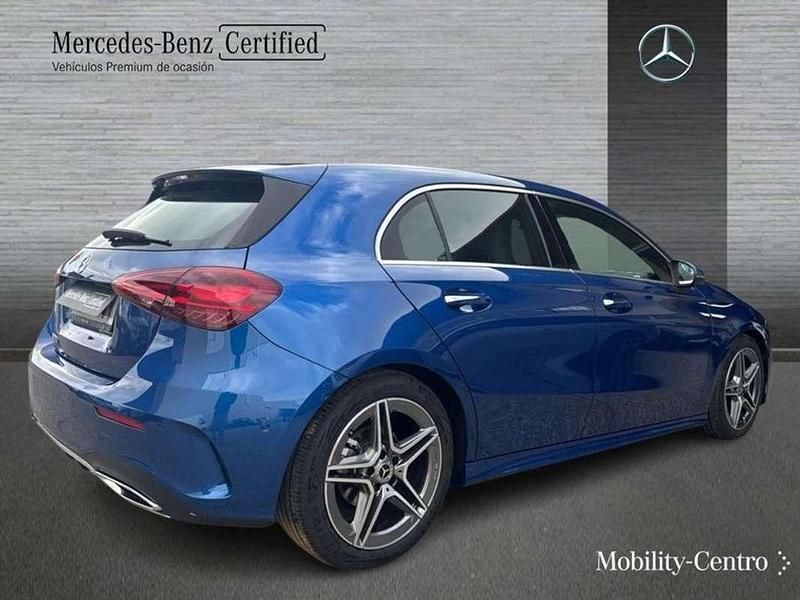 Usado Mercedes A180 109 CV (80 kW) 2024 Azul Utilitario
