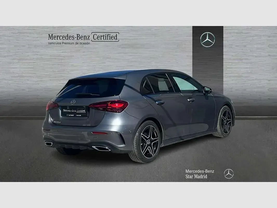 Usado Mercedes A180 109 CV (80 kW) 2025 Gris Utilitario