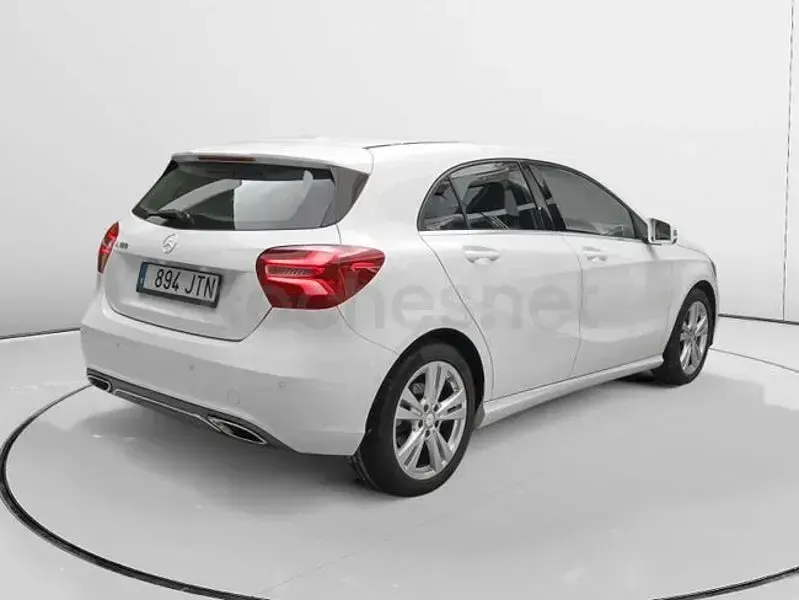Usado Mercedes A180 Urban 122 CV (89 kW) 2016 Blanco Utilitario