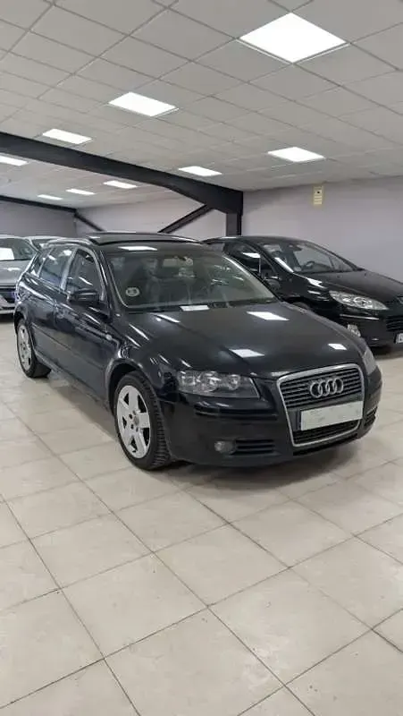 Usado Audi A3 Sportback Ambition 140 CV (102 kW) 2008 Negro Utilitario