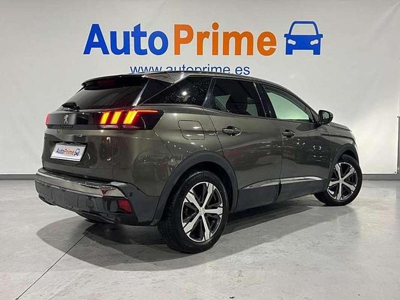 Usado Peugeot 3008 Allure 120 CV (88 kW) 2016 Verde SUV