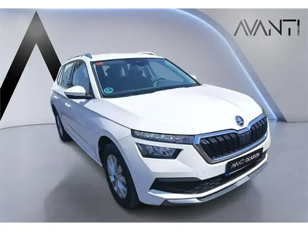 Usado Skoda Kamiq Ambition 110 CV (80 kW) 2021 Blanco SUV