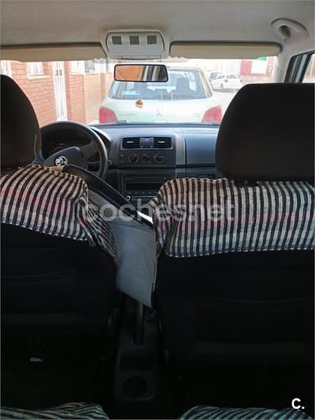 Usado Skoda Fabia Ambition 75 CV (55 kW) 2013 Gris / plata Berlina