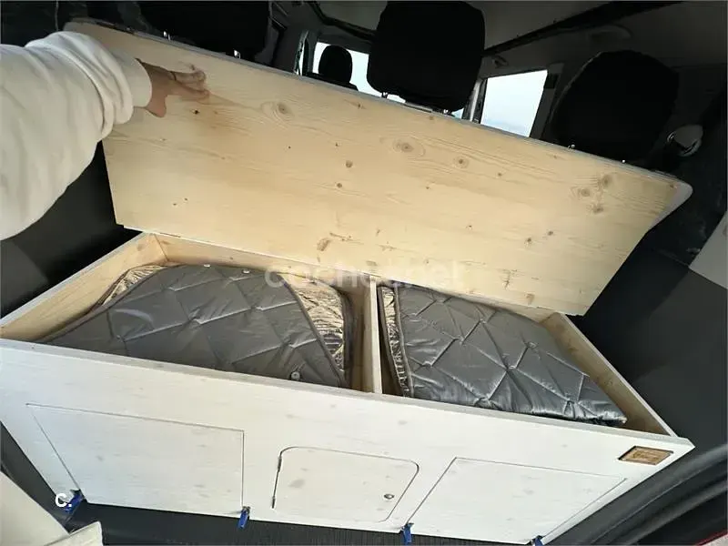 Usado VW Caravelle 110 CV (80 kW) 2021 Gris / plata Van