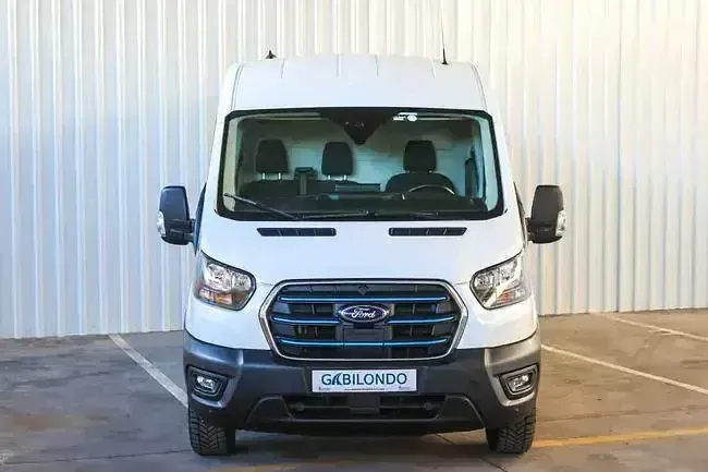 Usado Ford Transit Business Edition 135 kW (184 HP) 2023 Branco Sedan