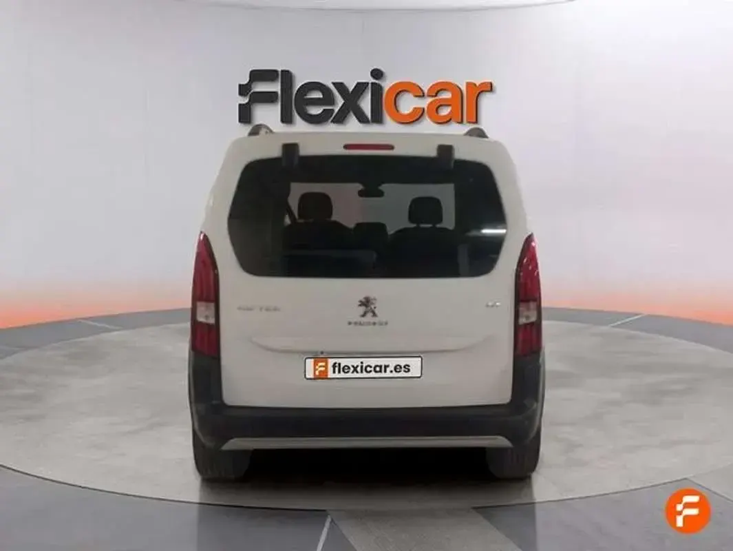 Usado Peugeot Rifter Active 102 CV (75 kW) 2023 Blanco Monovolumen