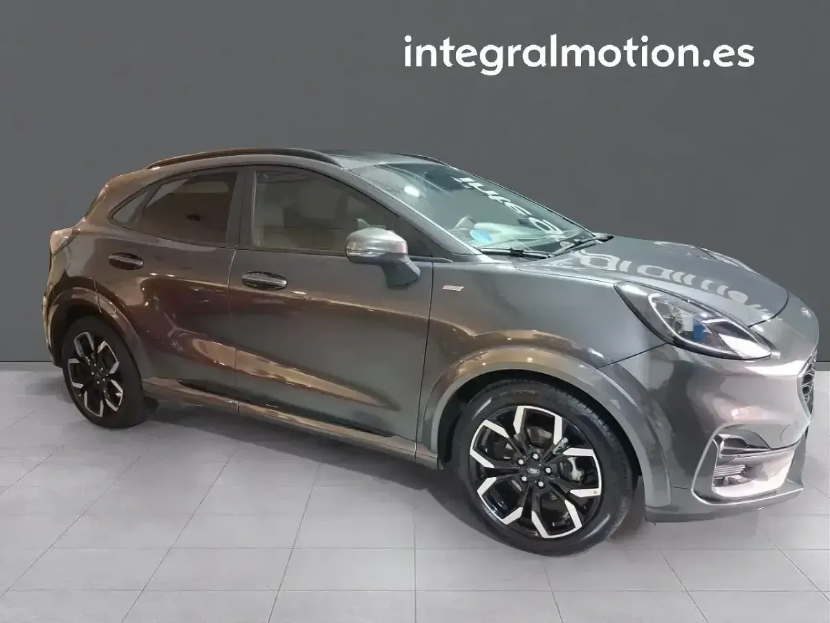 Usado Ford Puma ST-Line X 155 CV (114 kW) 2023 Gris / plata SUV