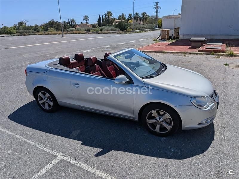 Usado VW Eos 140 CV (102 kW) 2007 Gris / plata Descapotable